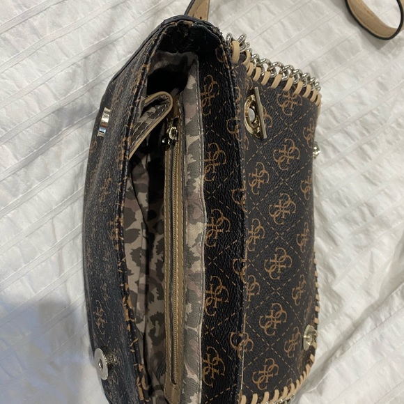 Guess Bag - Picture 4 of 5